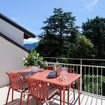 Sweet Retreat Blue Lenno