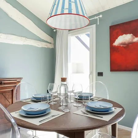Sweet Retreat Blue 아파트
