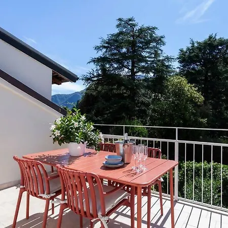 Sweet Retreat Blue Lenno