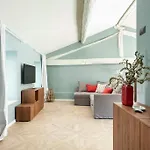 Sweet Retreat Blue Lenno